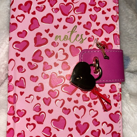 Pink Heart Patterned Notebook with Lock - Picture 5 of 7